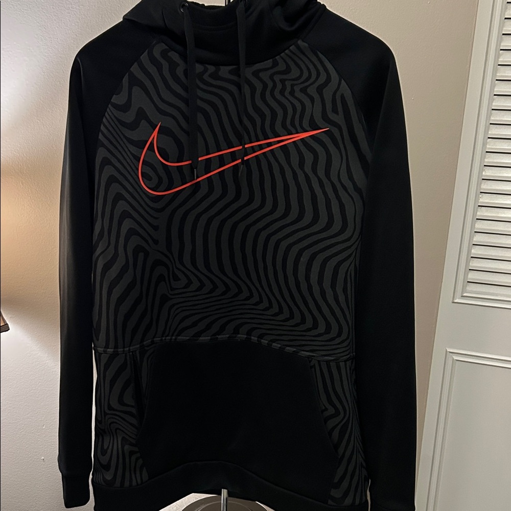 Nike Men's Black and Orange Graphic Sweater